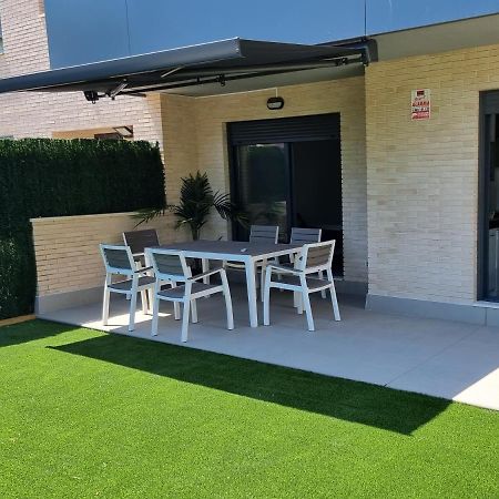 Apartamento diseño con jardín privado a 100 metros del mar Torredembarra Exterior foto