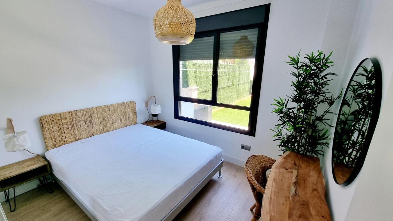 Apartamento diseño con jardín privado a 100 metros del mar Torredembarra Exterior foto